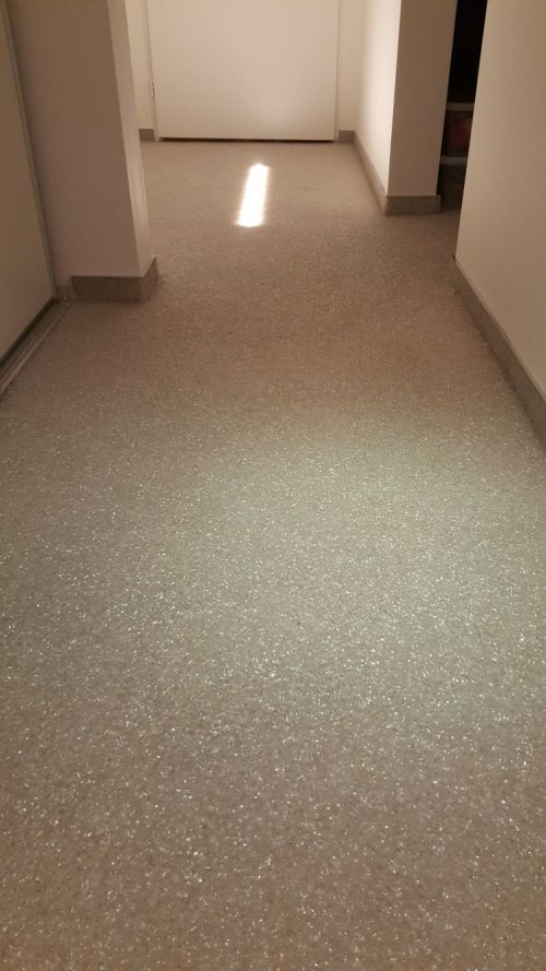 Provedeni_skleneneho_koberce_Glasd_Carpet_s_instalaci_svetla_do_podlahy_stone_idea