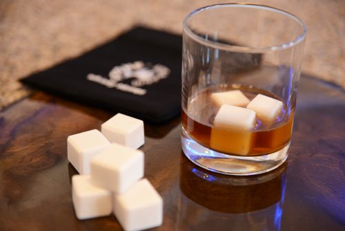 Whiskey stones – Cold cubes for drinks