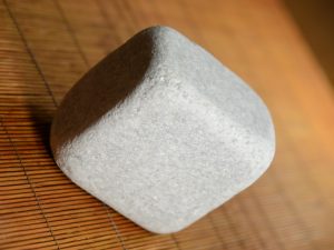White marble cobblestone 10″ – worked - 2