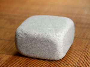 White marble cobblestone 10″ – worked - 1