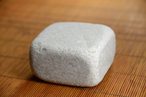 White marble cobblestone 10″ – worked