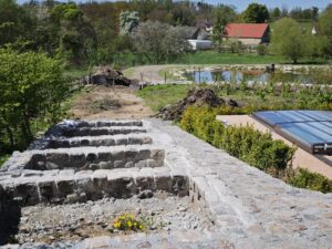 HISTORICKÉ KŘEMENCOVÉ DLAŽEBNÍ KOSTKY - 19